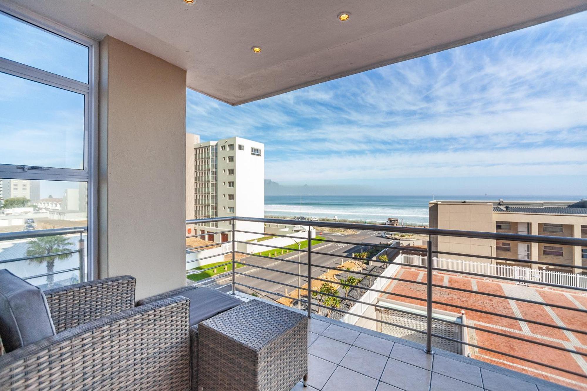 Luxury Ocean View Beachfront 2 Bed -206 The Waves, Blouberg, Cape Town Apartamento Bloubergstrand