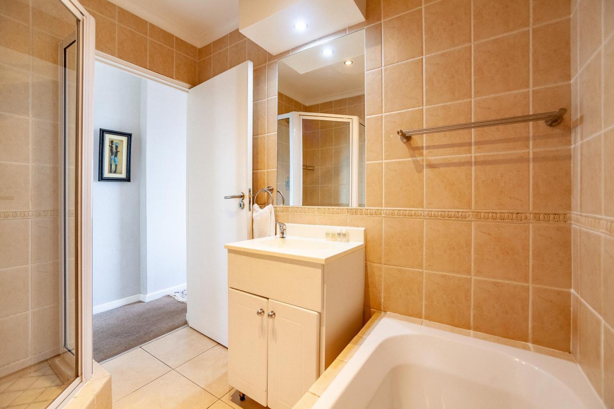 Luxury Ocean View Beachfront 2 Bed -206 The Waves, Blouberg, Cape Town Apartamento *