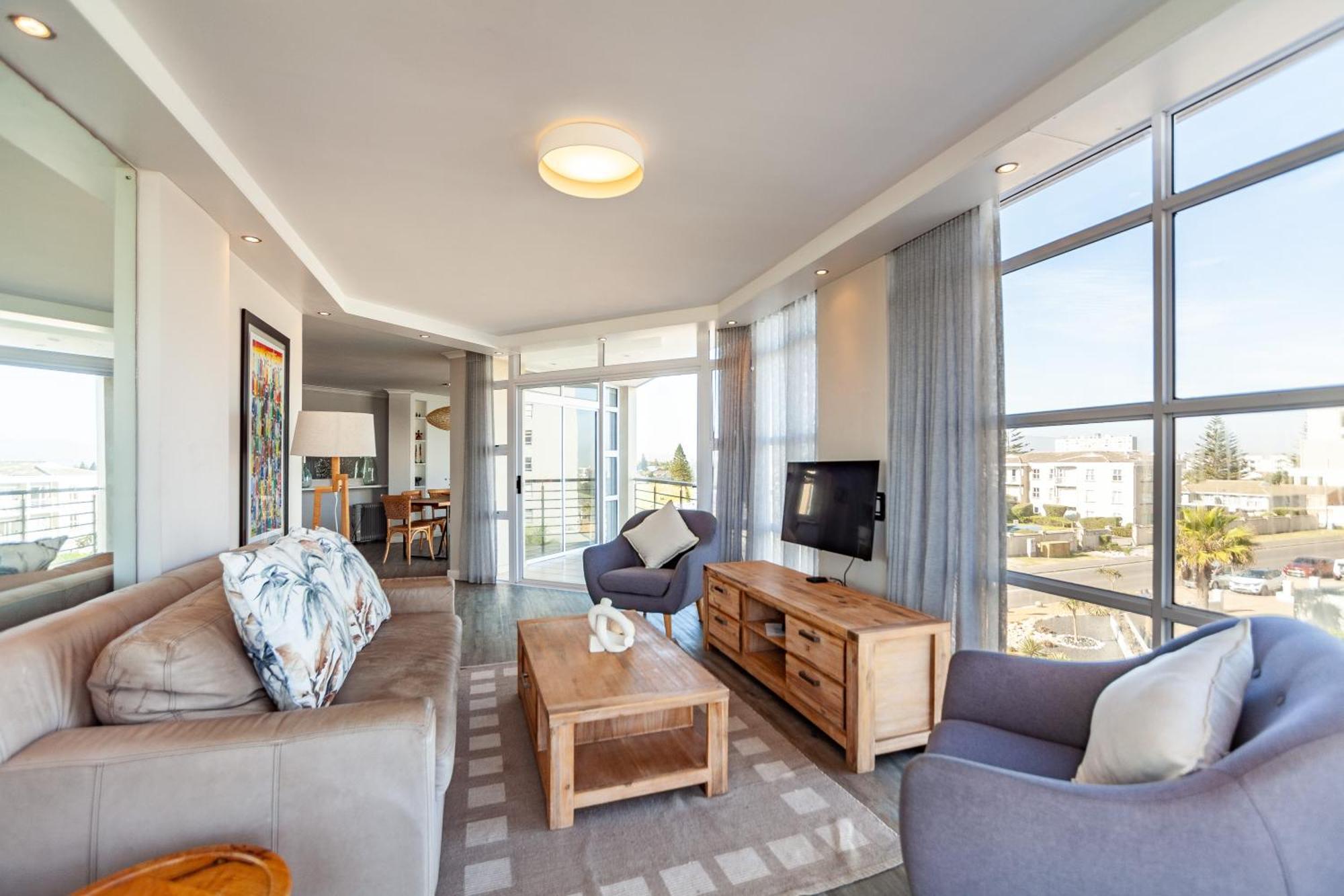 Luxury Ocean View Beachfront 2 Bed -206 The Waves, Blouberg, Cape Town Apartment