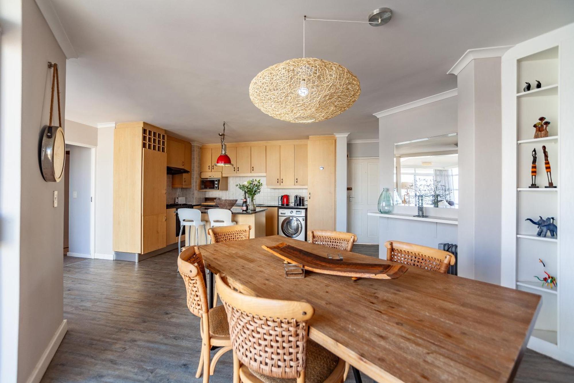 Luxury Ocean View Beachfront 2 Bed -206 The Waves, Blouberg, Cape Town Bloubergstrand