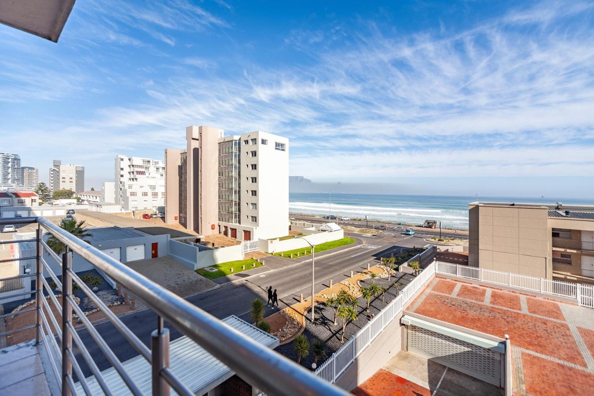 Luxury Ocean View Beachfront 2 Bed -206 The Waves, Blouberg, Cape Town *