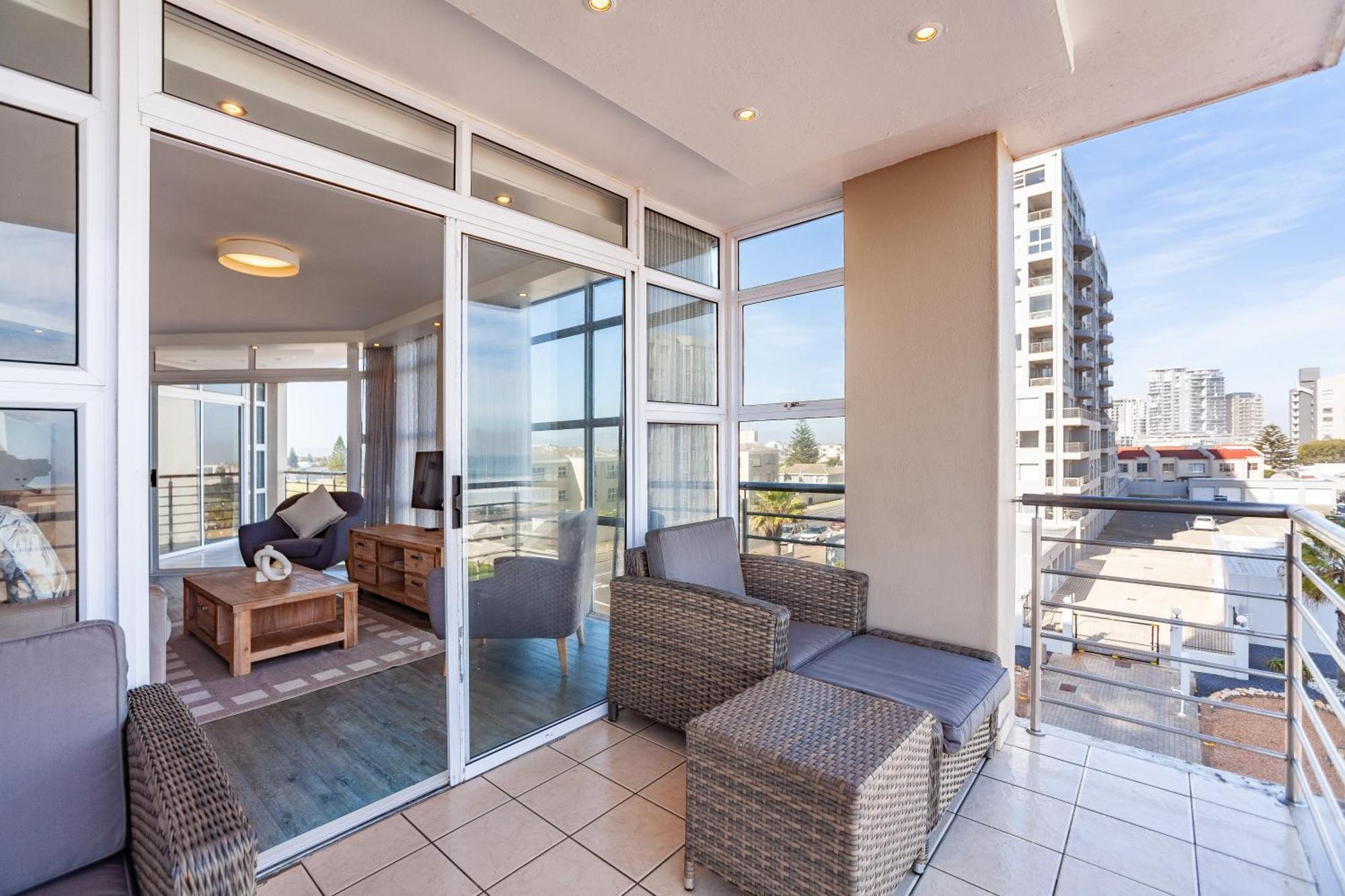 Luxury Ocean View Beachfront 2 Bed -206 The Waves, Blouberg, Cape Town * Bloubergstrand